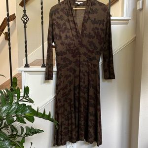 Dress MNG fall leaves 🍂 patern size Medium